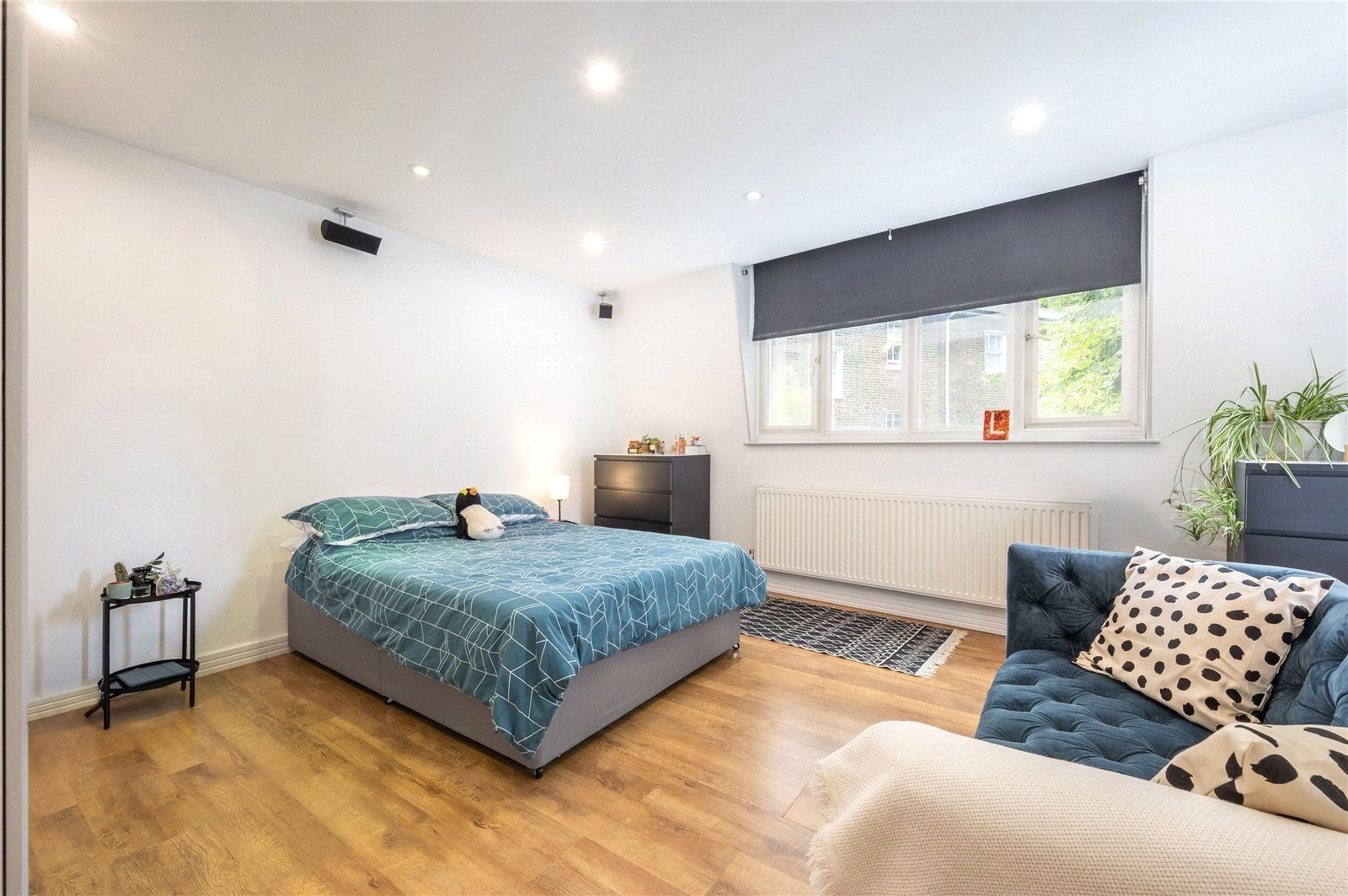 House Cobham Mews in Greater London