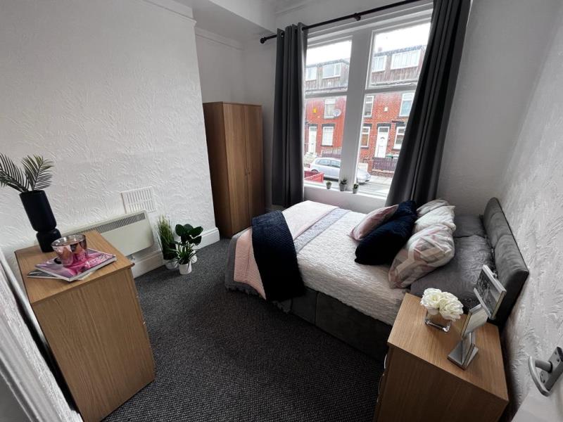 Flat Nancroft Mount in Leeds