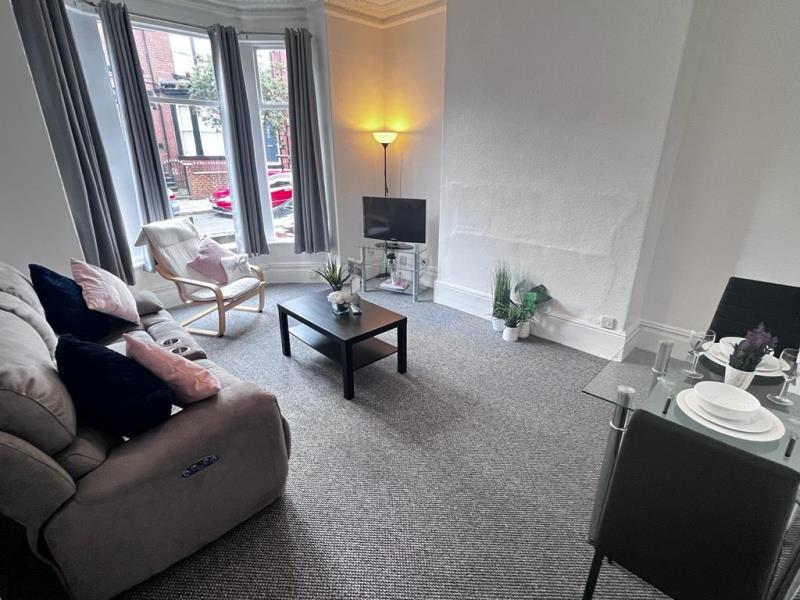 Flat Nancroft Mount in Leeds