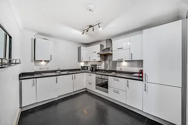 Flat Peckham Road in Greater London