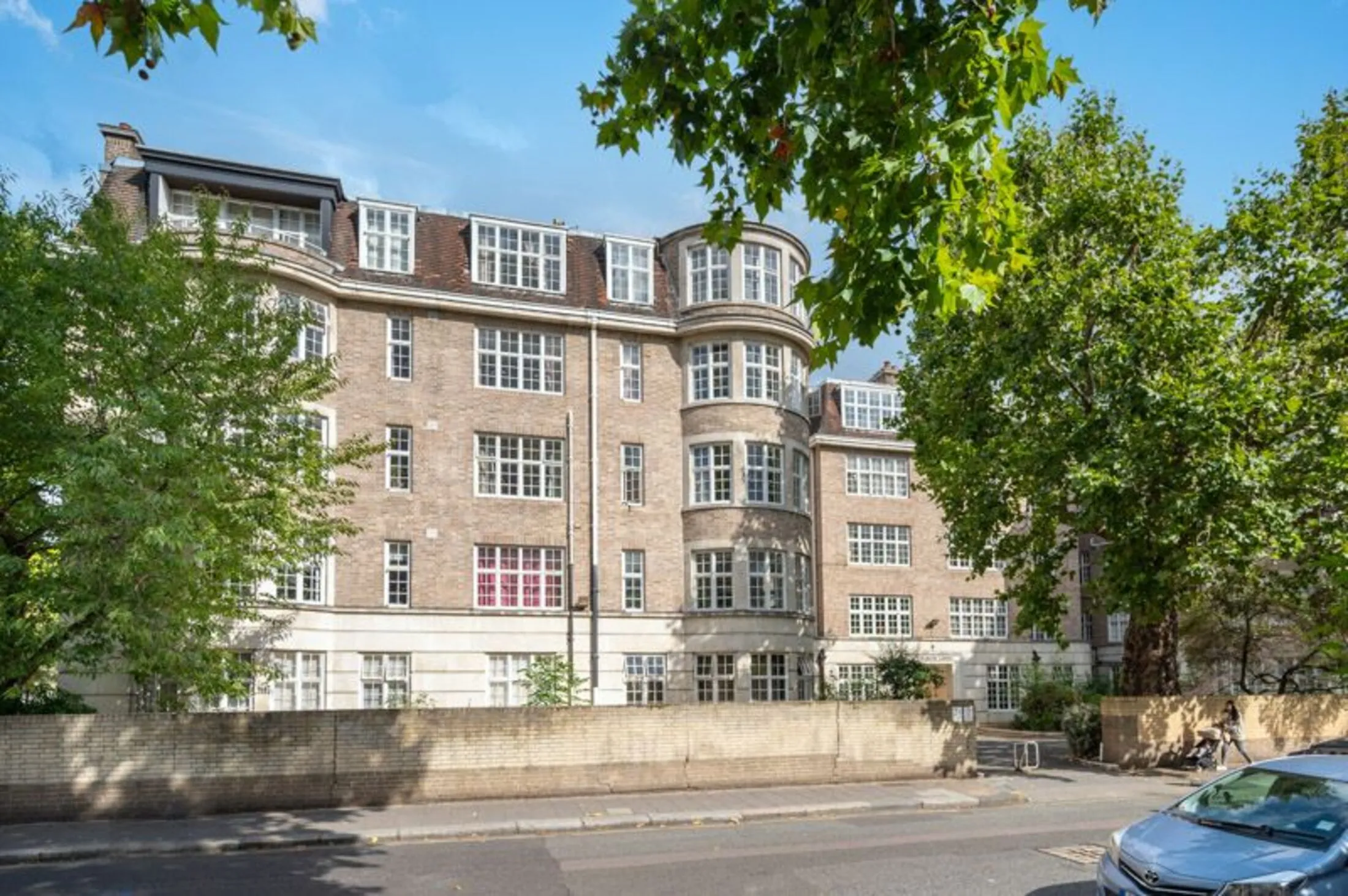 Flat Porchester Gardens in City of Westminster