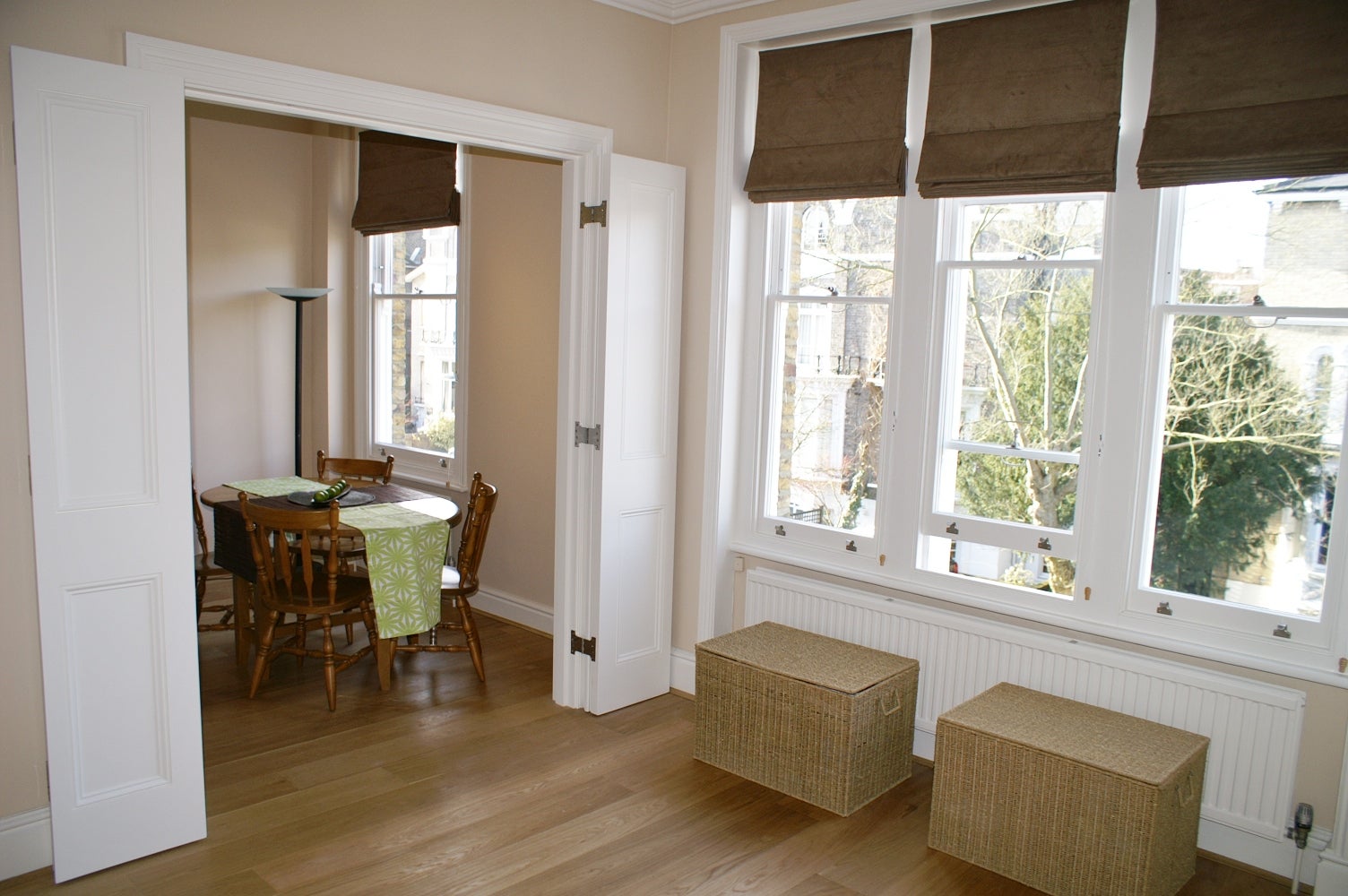 Flat Montague Road in Greater London