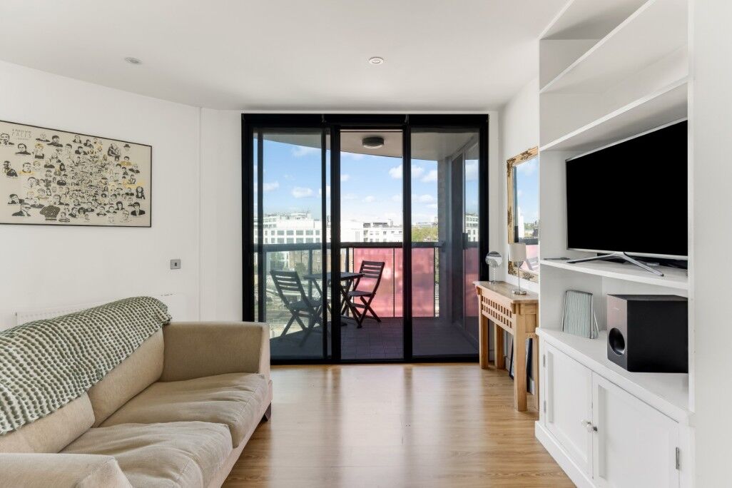 Flat Augustus Street in Greater London