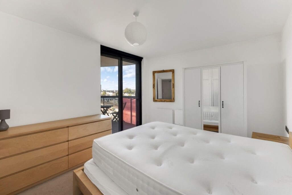 Flat Augustus Street in Greater London