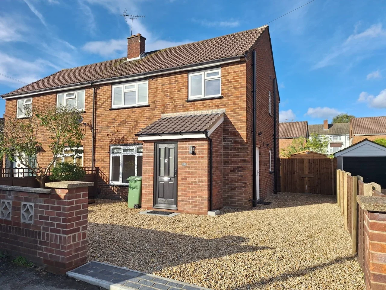 House Horseshoe Close in Surrey Heath
