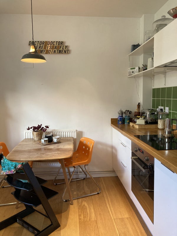 Flat Tudor Road in Greater London