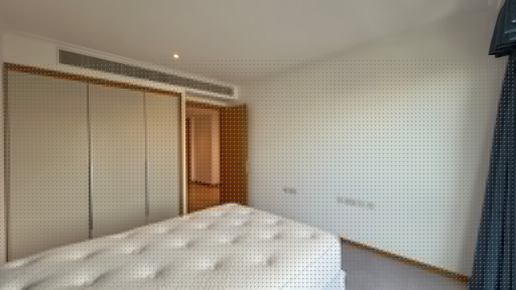 Flat Hertsmere Road in Greater London