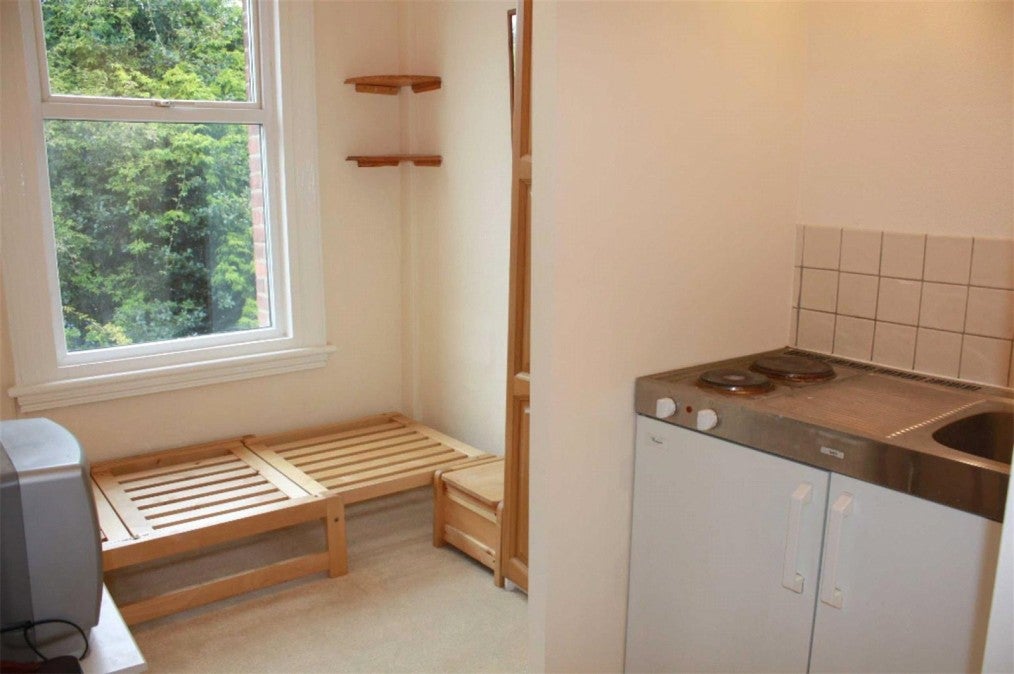 Flat Malbrook Road in Greater London