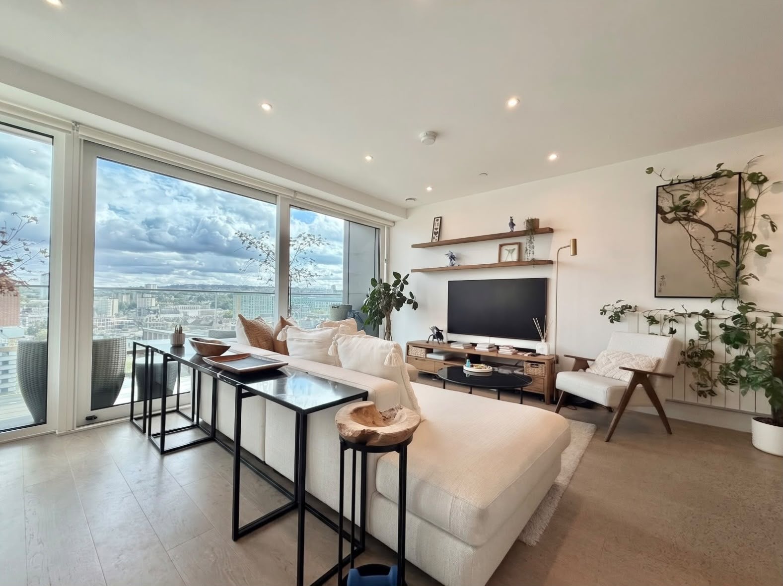 Flat Duke of Wellington Avenue in Greater London