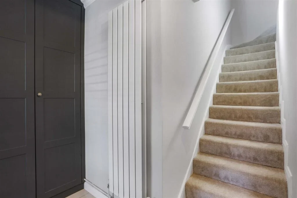 Flat Florian Avenue in Greater London