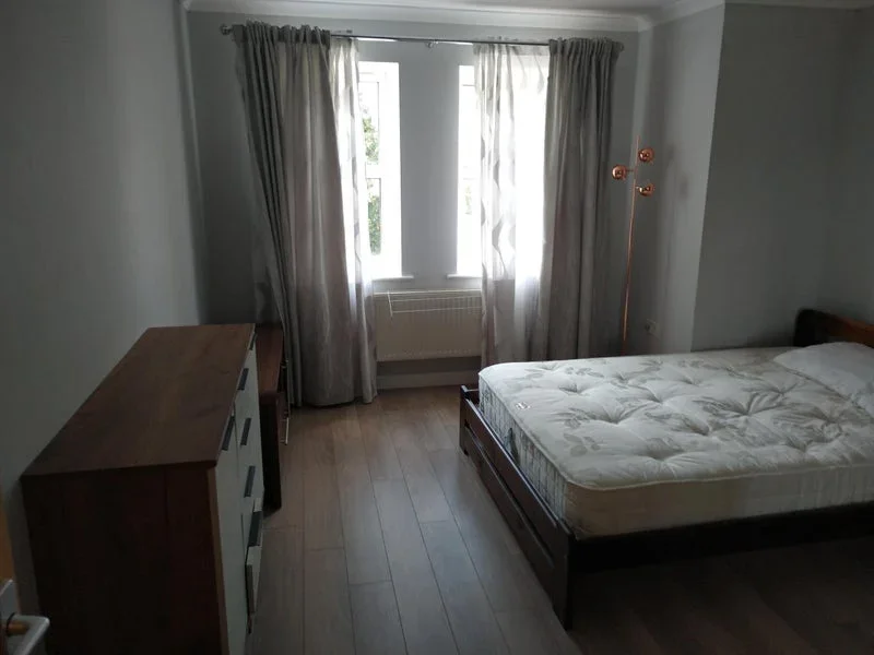 Room Virgil Court in Cardiff