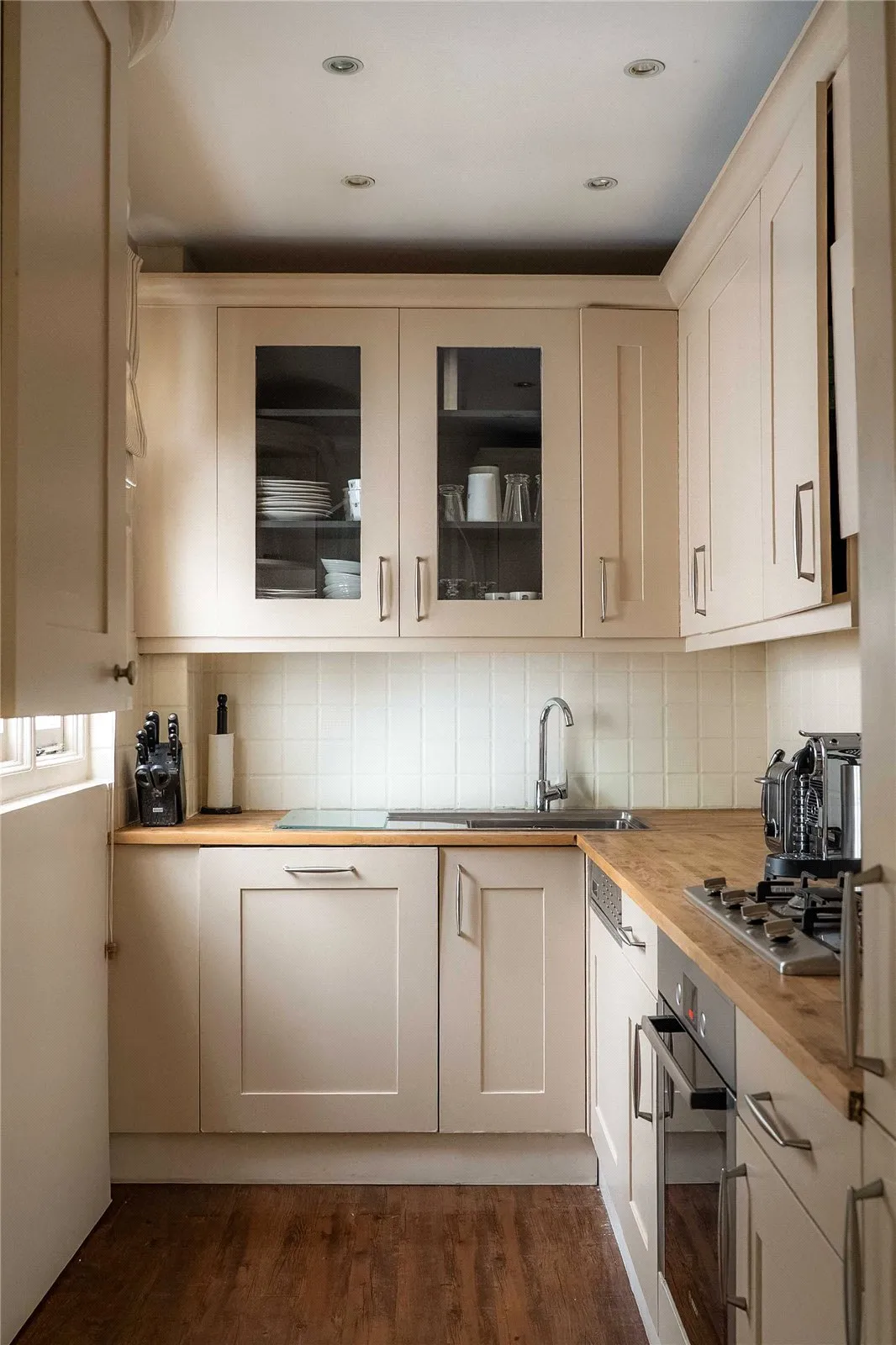 Flat Cornwall Gardens in Greater London