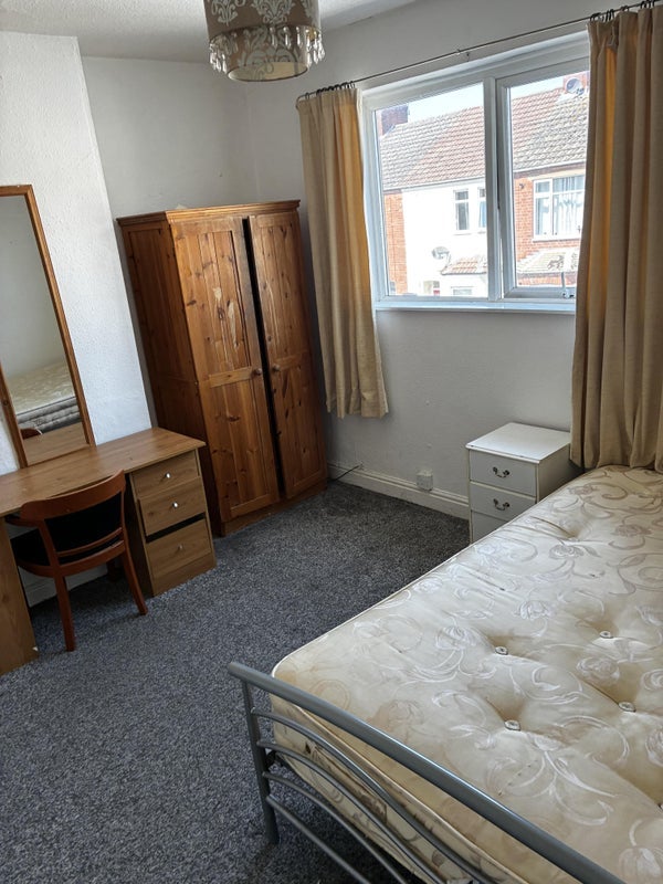 Room Graham Road in Rugby