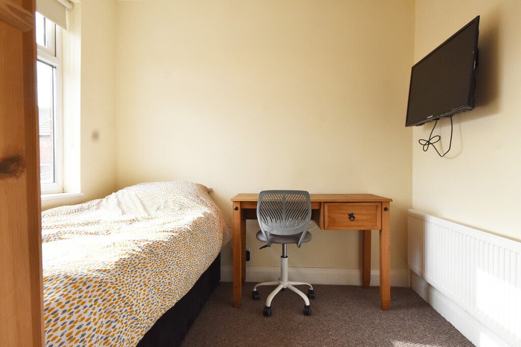 Room Briton Road in Coventry