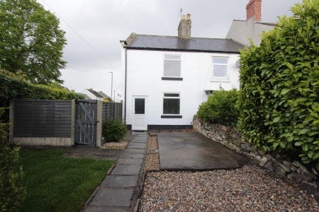 House Manor Road in Chesterfield