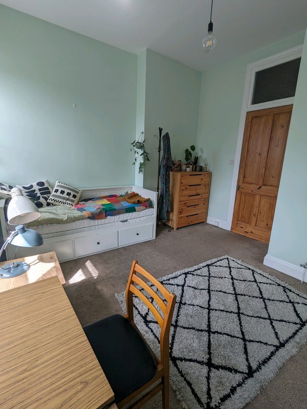 Room Holmhead Crescent in Glasgow
