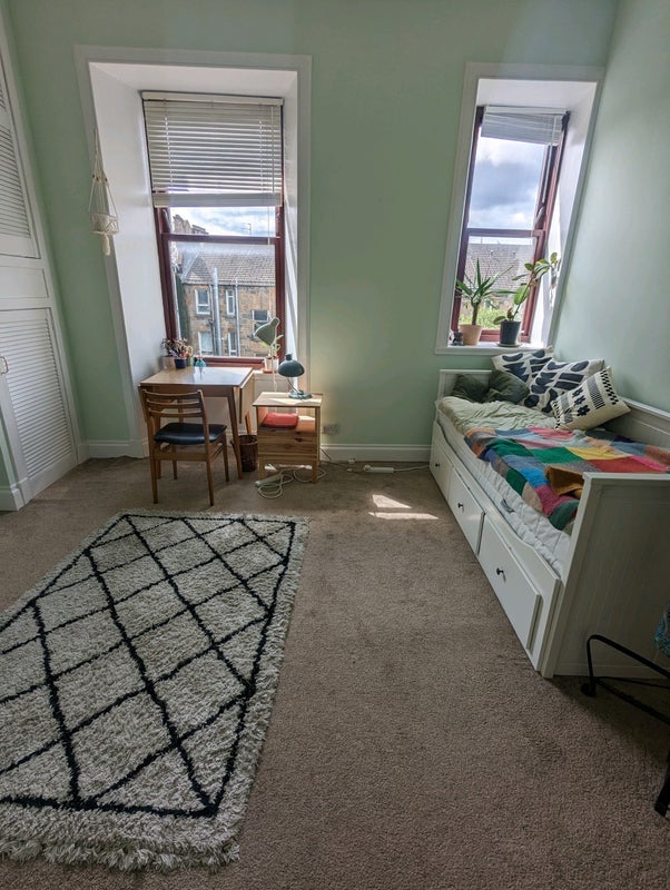 Room Holmhead Crescent in Glasgow