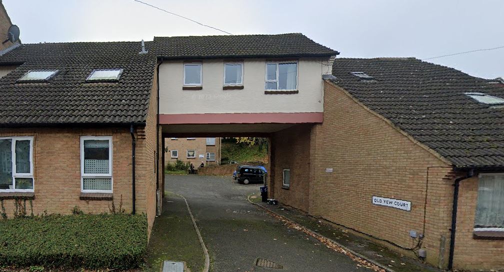 Flat Addlecroft Close in Sunnyside