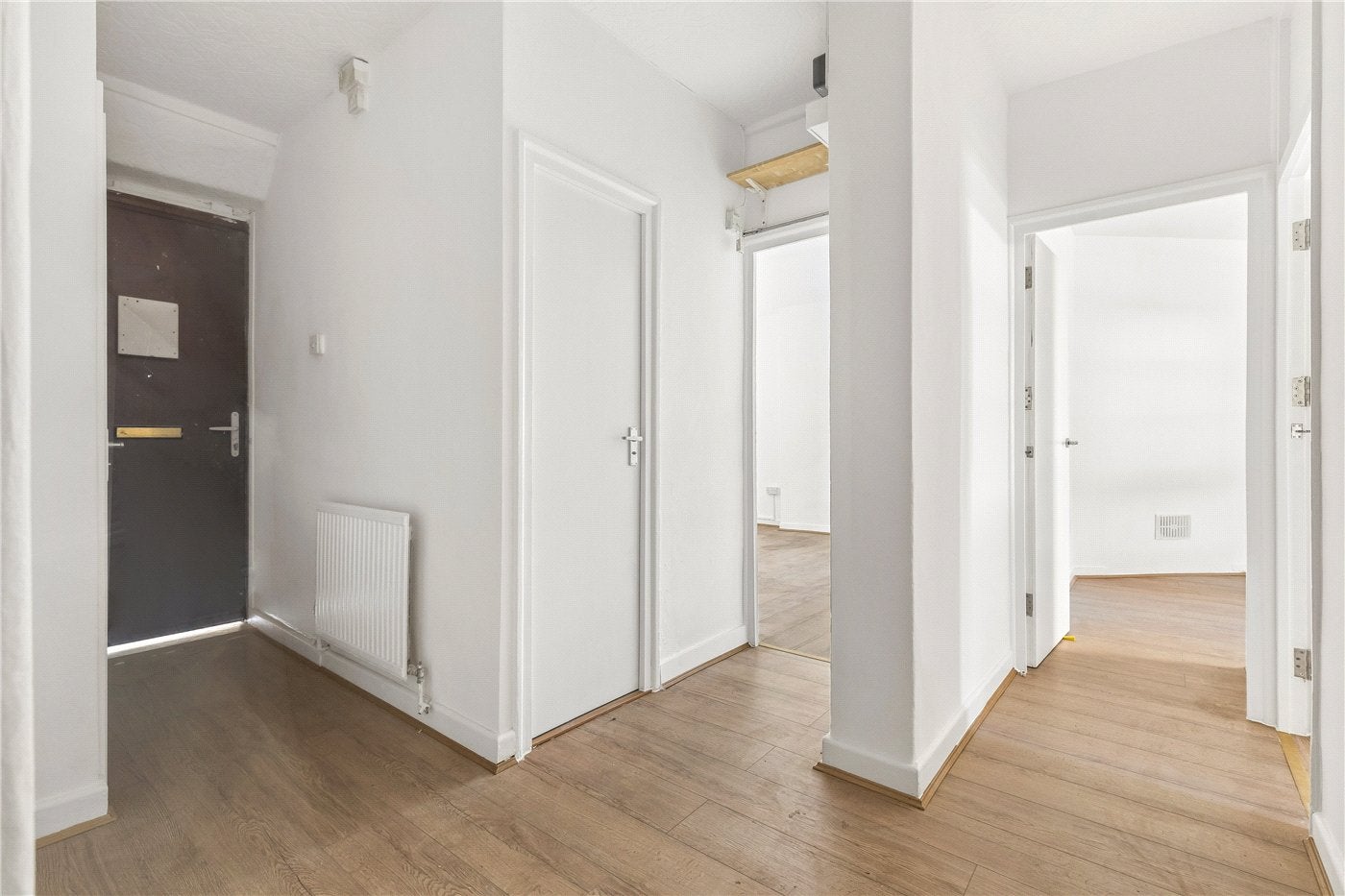 Flat Hanbury Street in Greater London