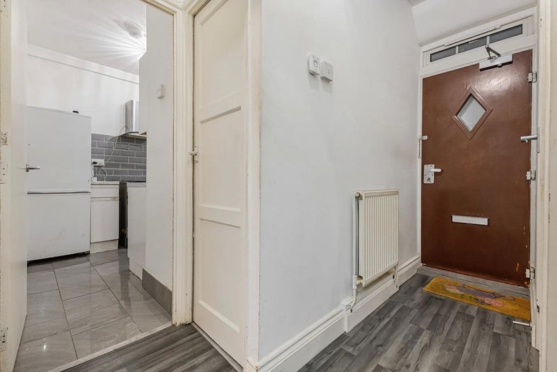 Flat Harper Road in Greater London