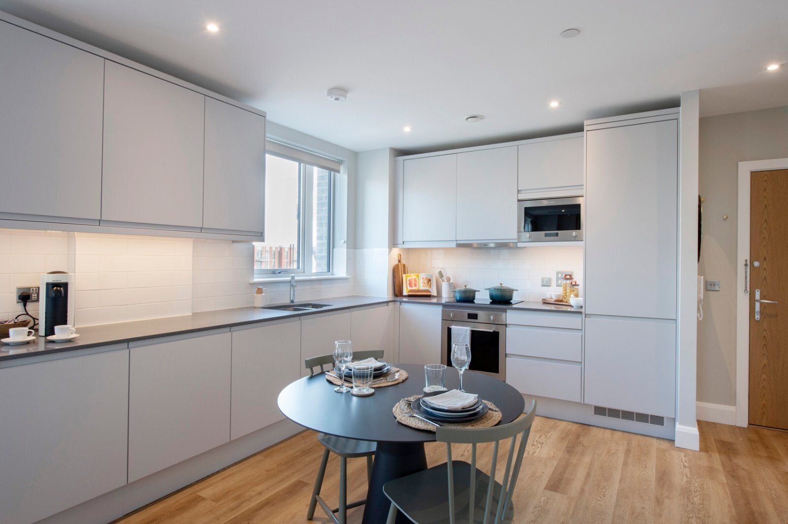 Flat Moat Street in Greater London