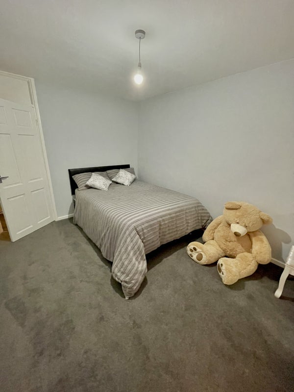 Room Aldridge Road in Birmingham