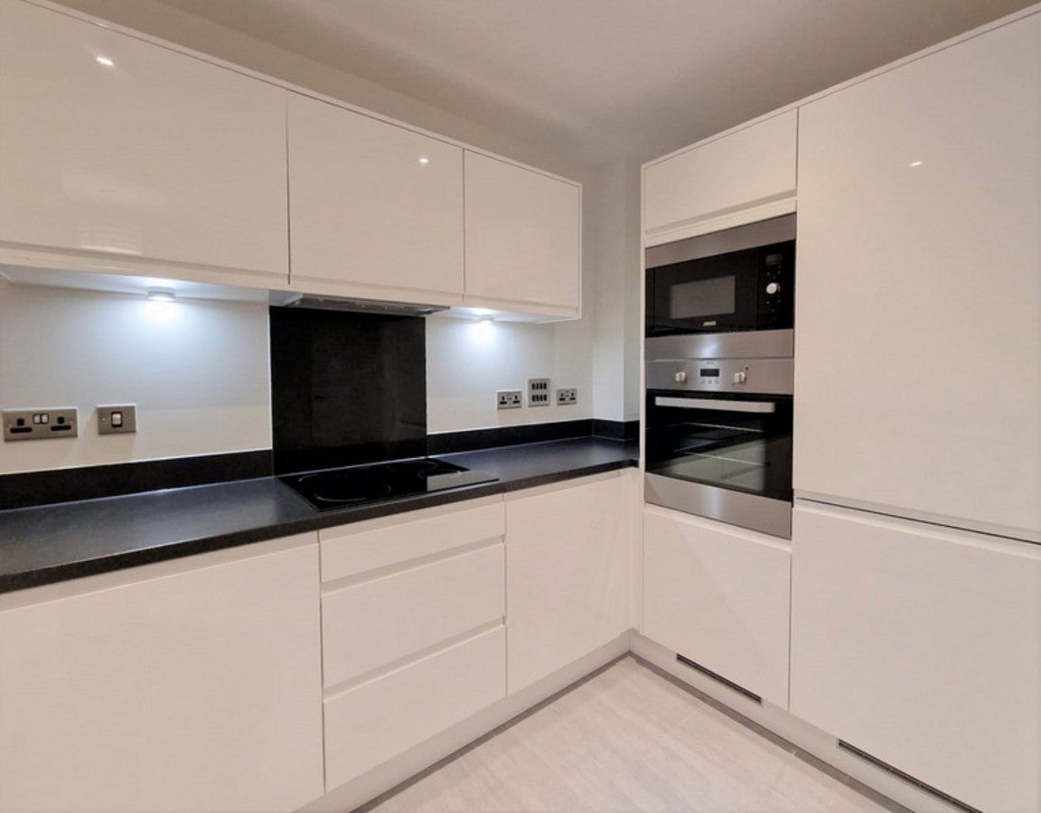 Flat Gayton Road in Greater London