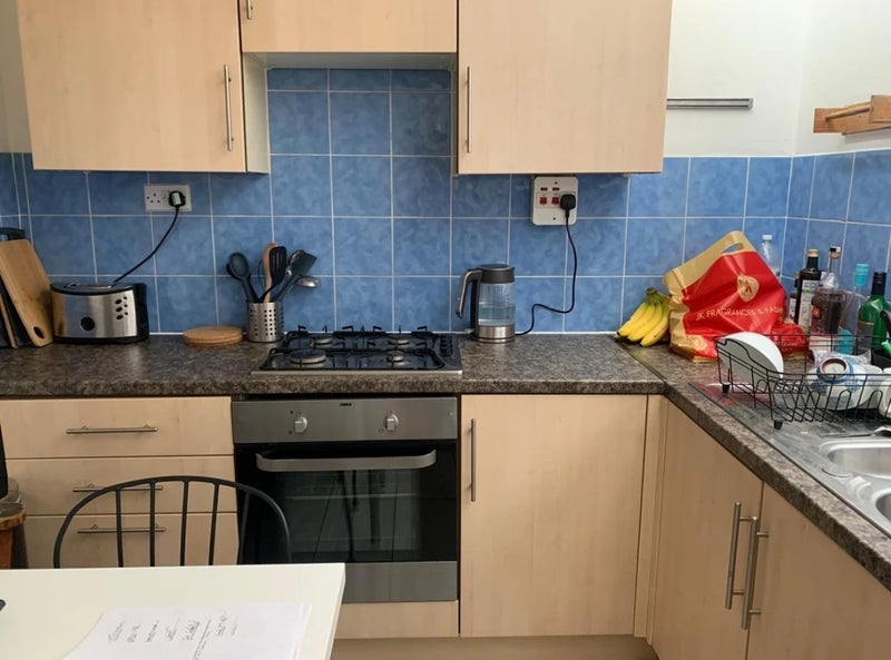Room Oakshott Court in Greater London