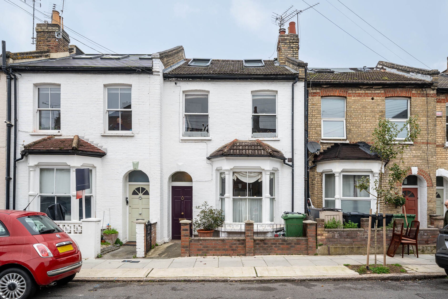 House Gayford Road in Greater London