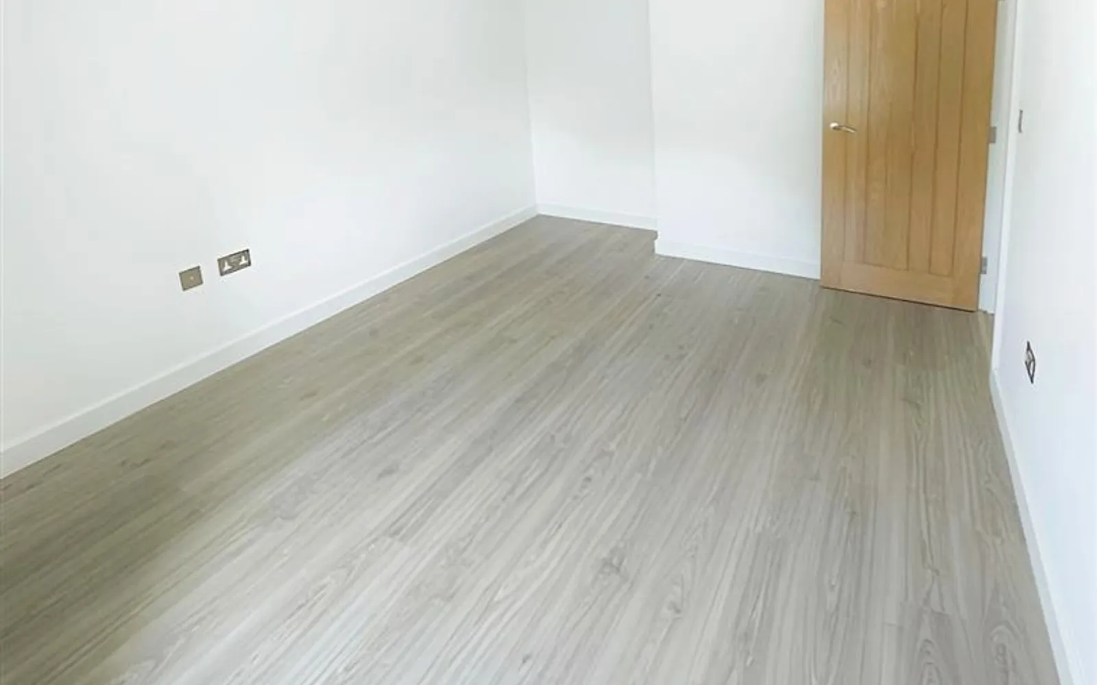 Flat Woodside Park in Rugby