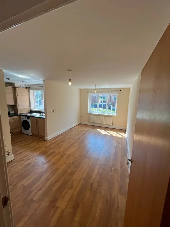 Flat Reed Close in Farnworth