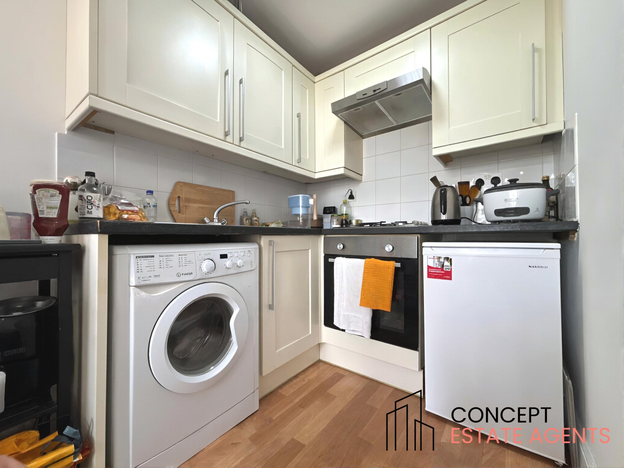 Flat Glenburnie Road in Greater London
