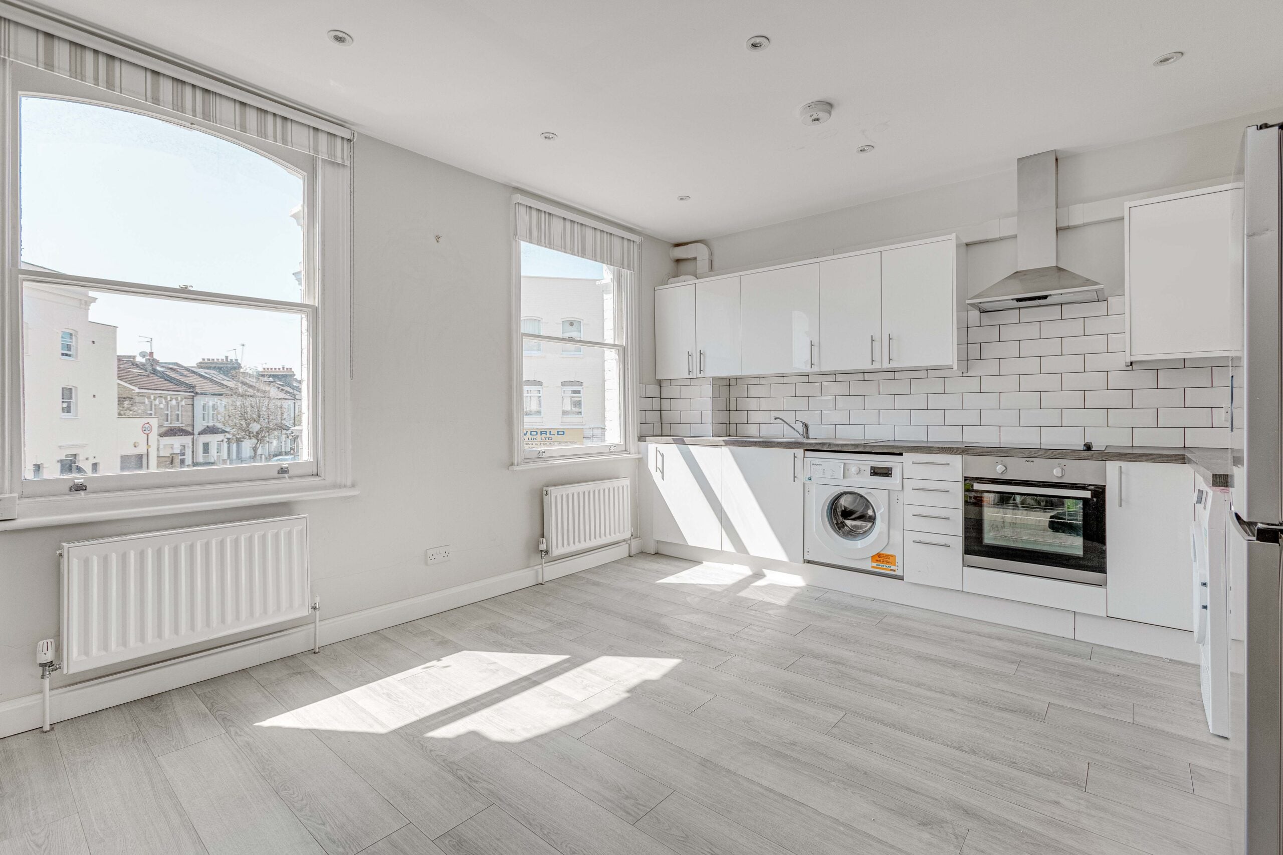 Flat Sherbrooke Road in Greater London
