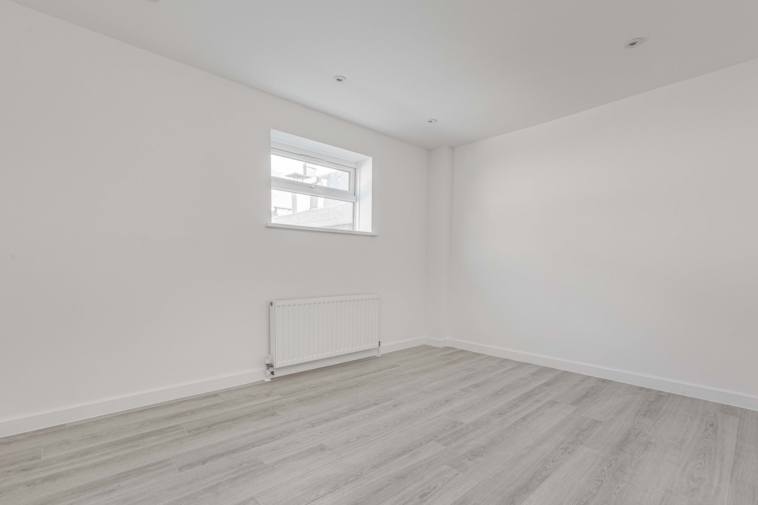 Flat Sherbrooke Road in Greater London