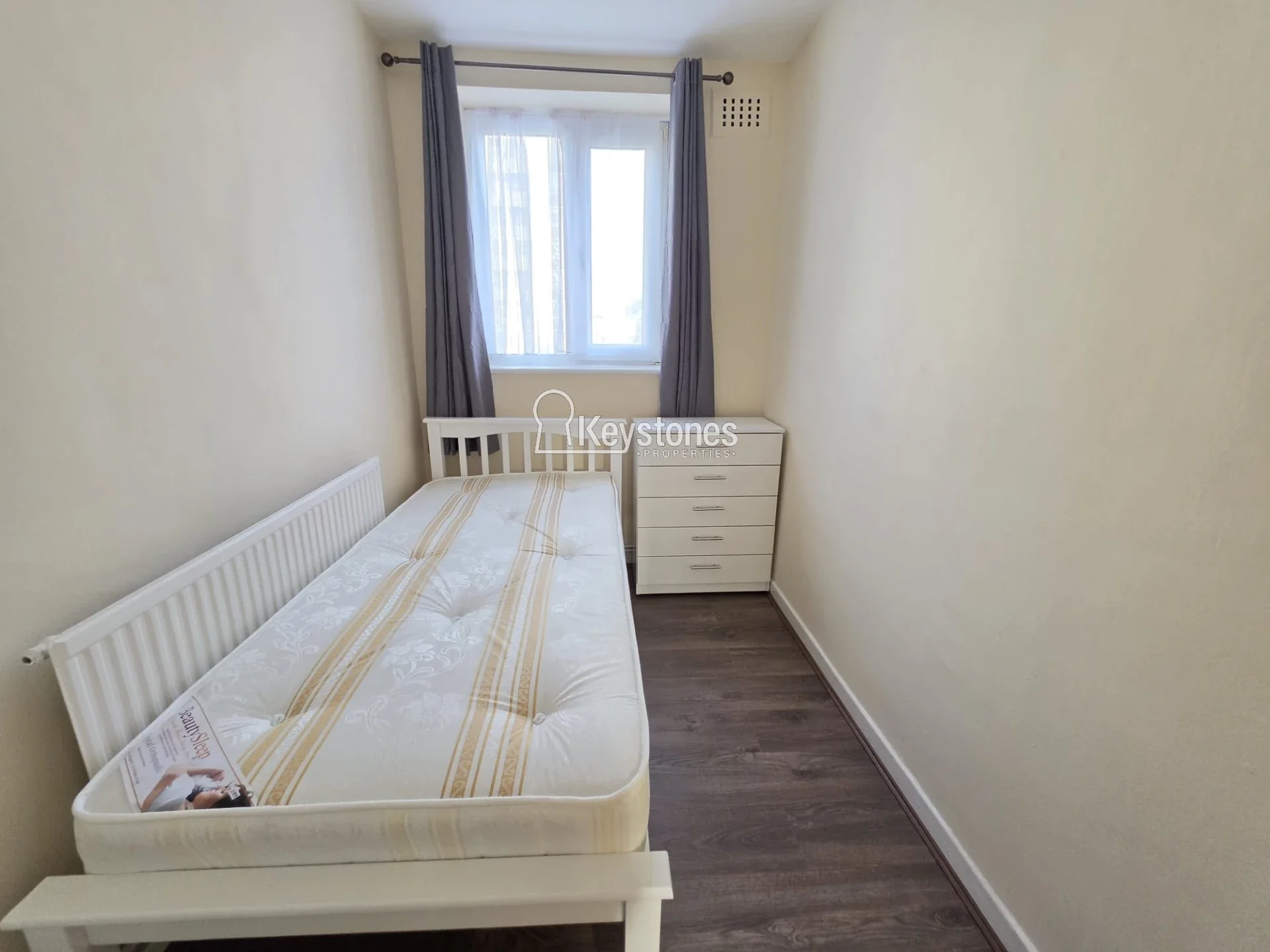 Room Canrobert Street in Greater London