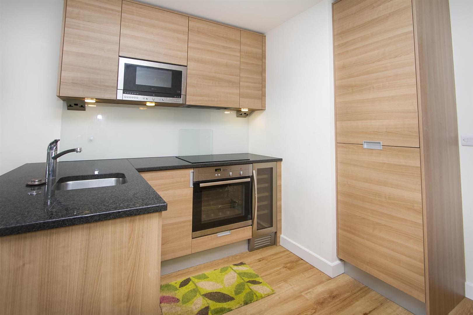 Flat Chancellor Place in Greater London