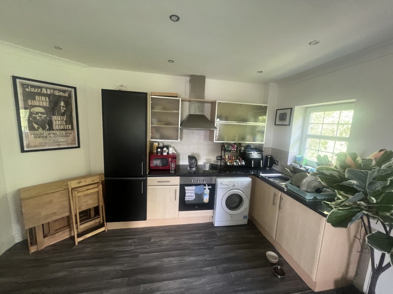 Room Chaplin Close in Salford