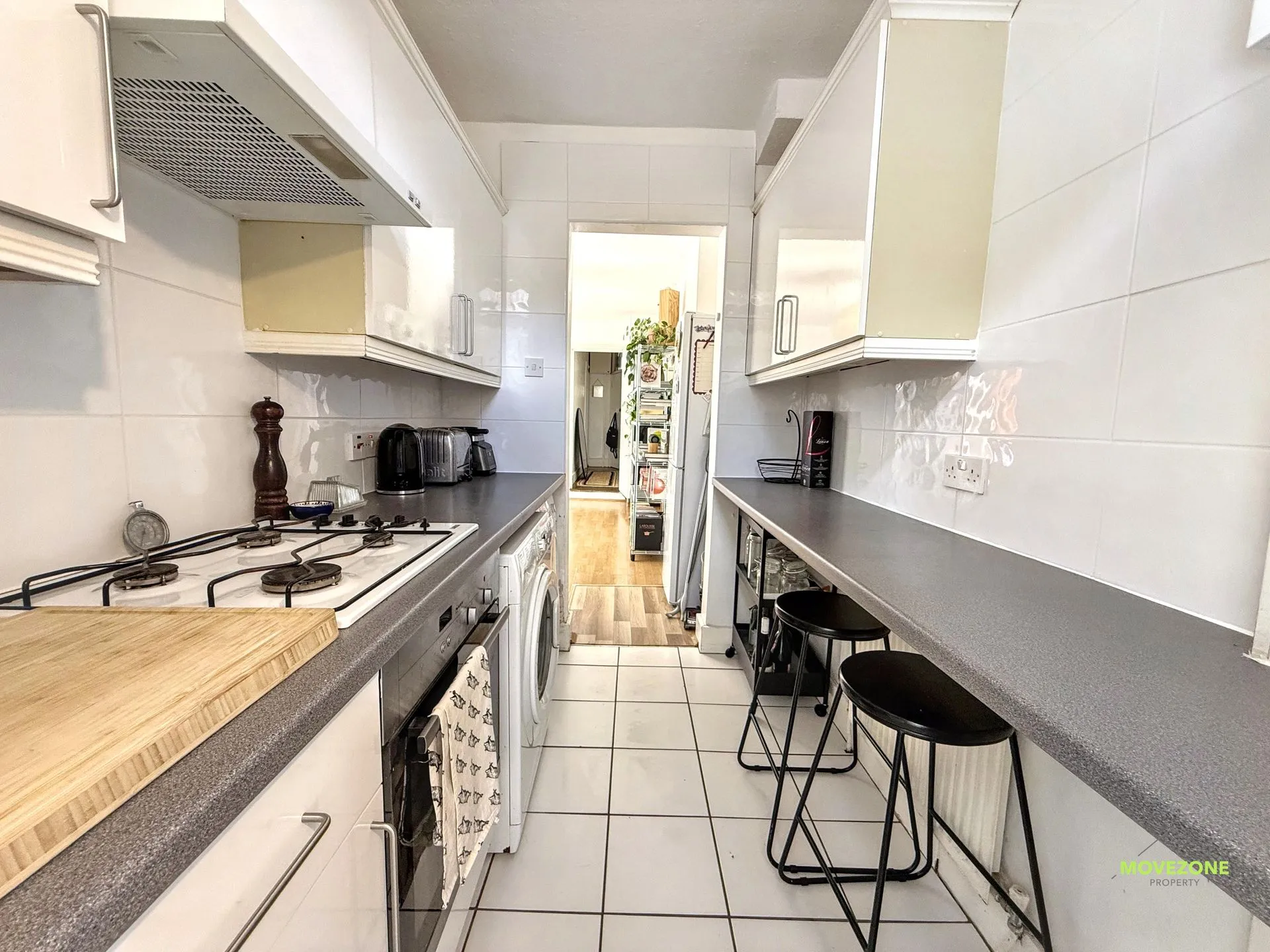 Flat Ivydale Road in Greater London