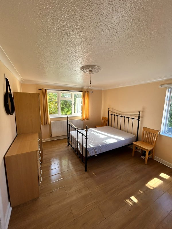 Room Shaw Road in South Kesteven
