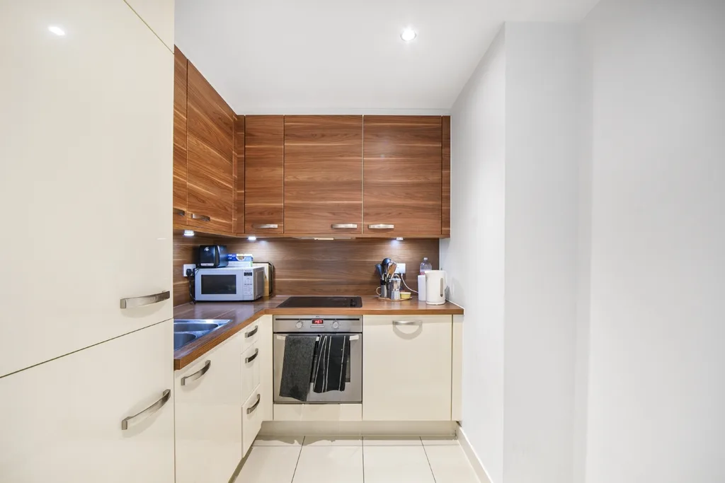 Flat Conington Road in Greater London