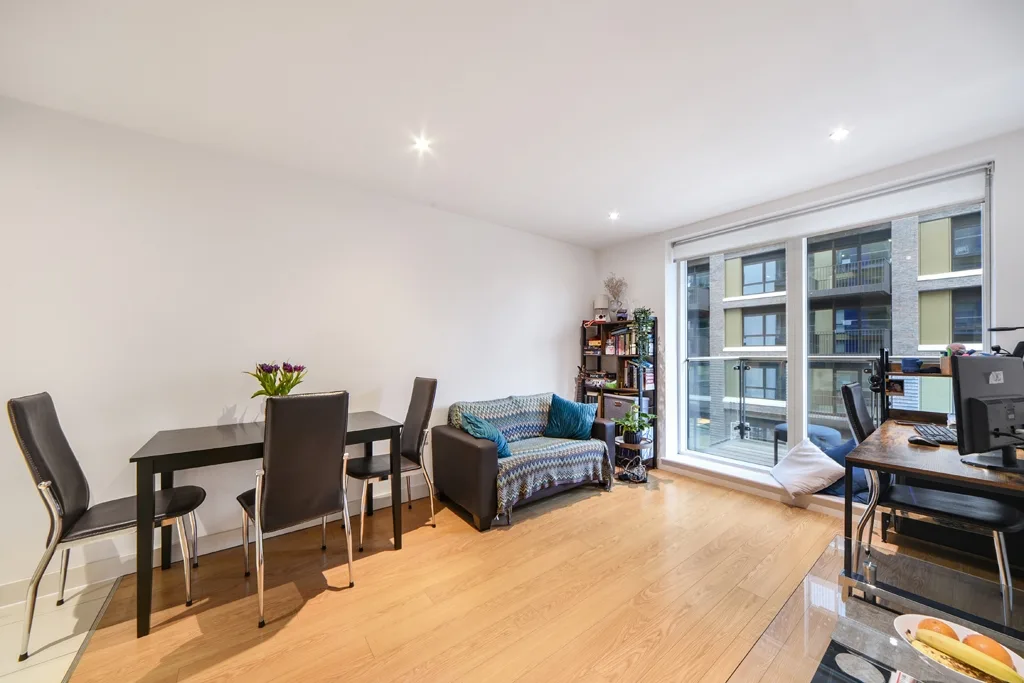Flat Conington Road in Greater London