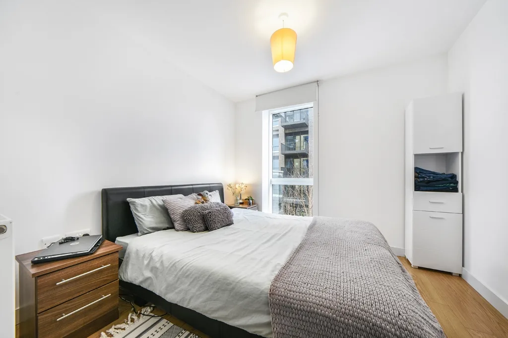 Flat Conington Road in Greater London