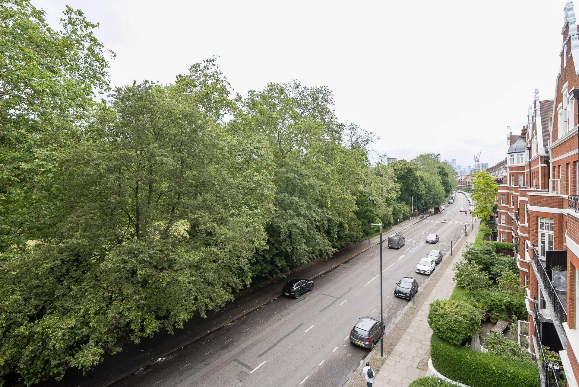 Flat Old York Road in Greater London