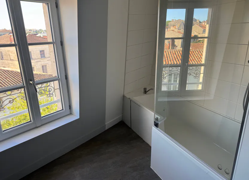 Flat Esplanade de la Brèche in Niort