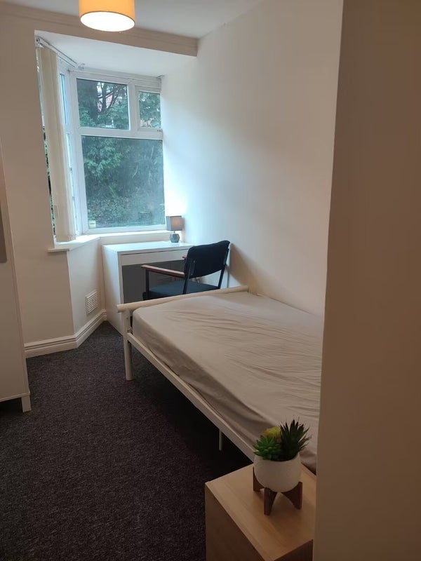 Room Harrington Drive in Nottingham