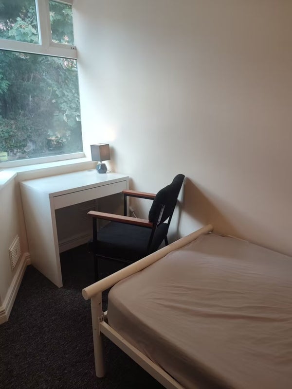 Room Harrington Drive in Nottingham