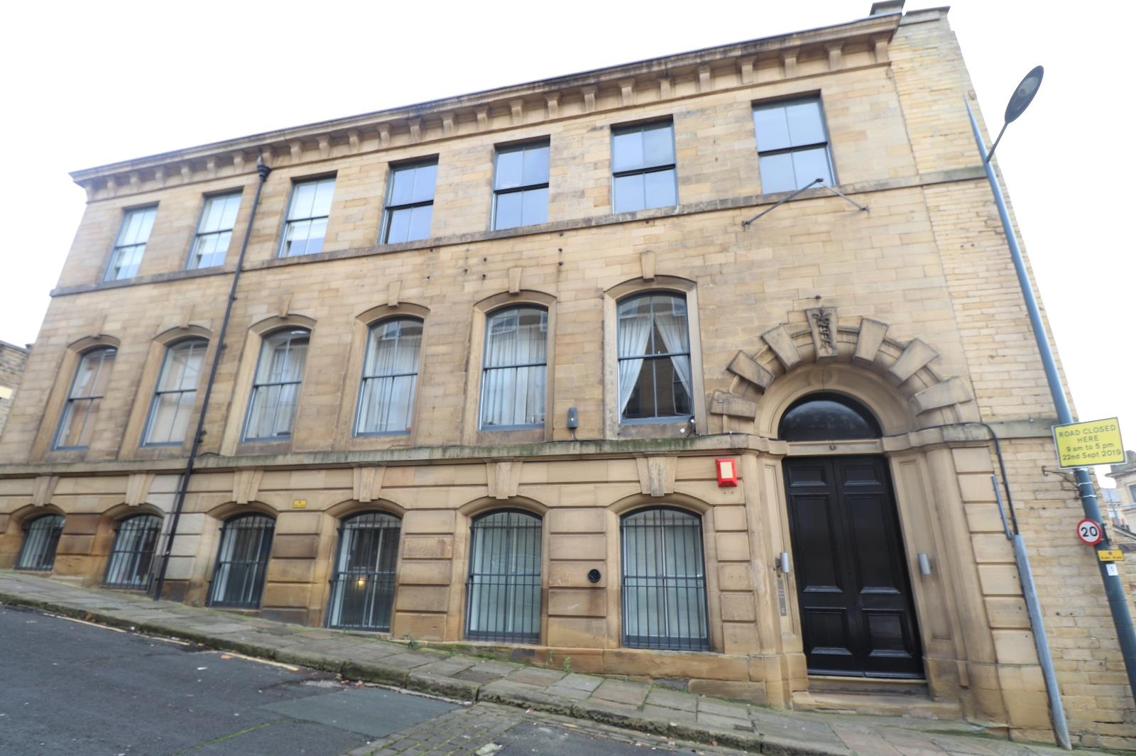 Flat Burnett Street in Bradford