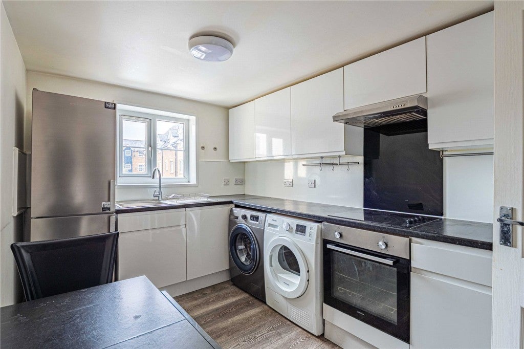 Flat London Road in Dacorum