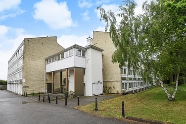 Flat Masons Hill in Greater London
