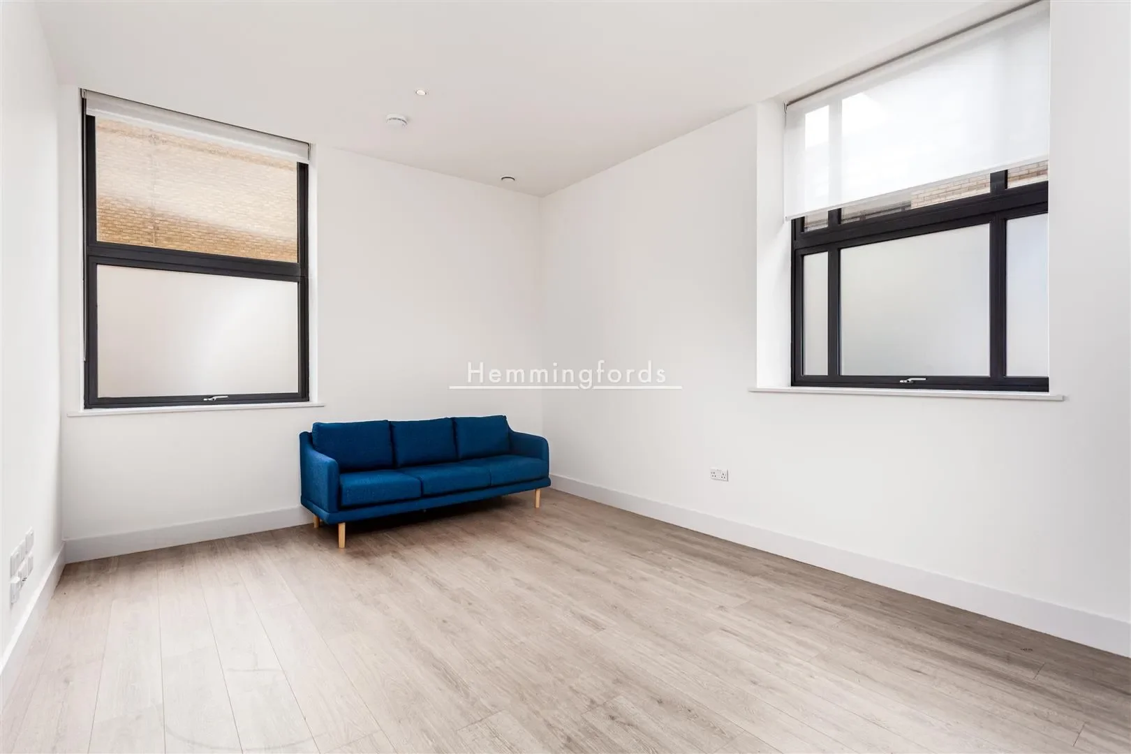 Flat Clarendon Road in Greater London